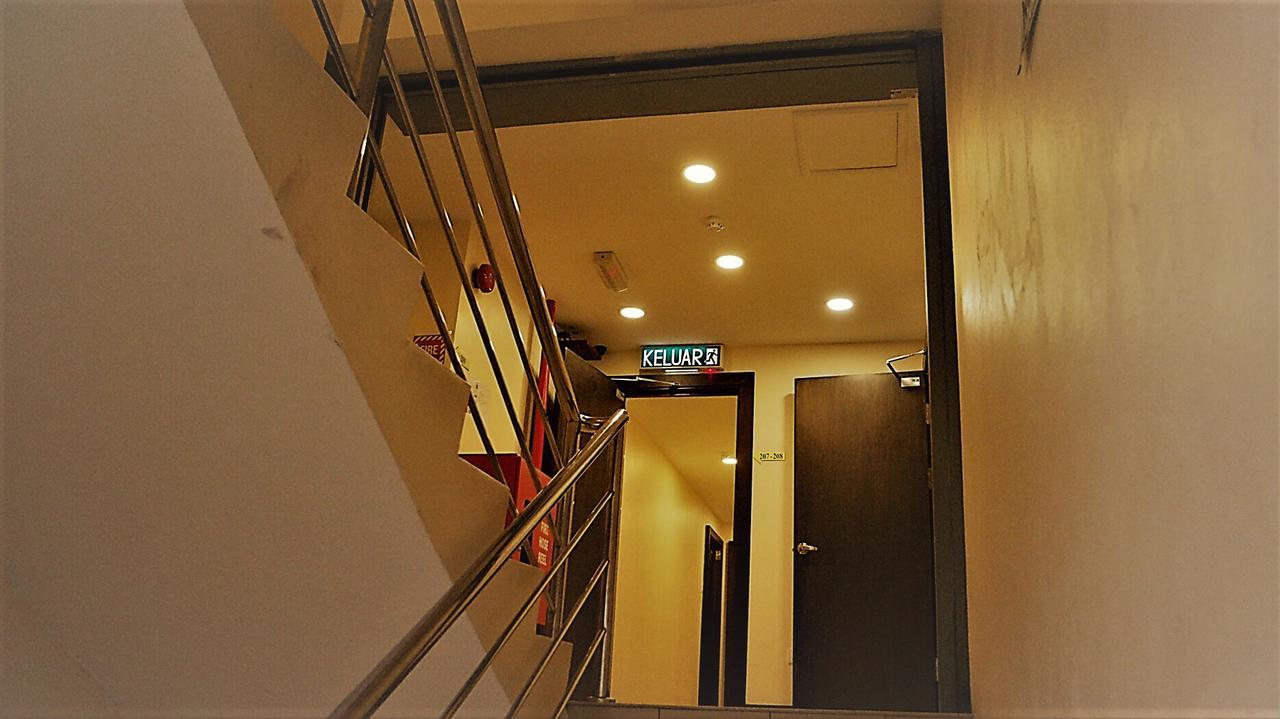 Transit Hotel Labuan Ngoại thất bức ảnh